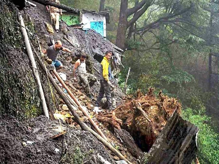 Shimla Even after two weeks affected are forced to leave their homes and live in temporary shelter homes Ann Shimla News: शिमला में अब भी टेंपरेरी शेल्टर होम में रहने को मजबूर हैं लोग, करना पड़ रहा परेशानी का सामना