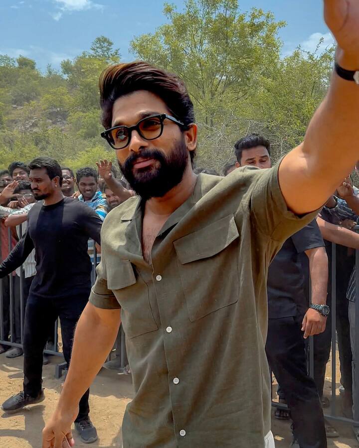 இந்நிலையில் அல்லு அர்ஜுனின் ரசிகர்கள் அவர் வருவதற்கு முன்பாக அங்கு குவிந்துள்ளனர். ரசிகர்கள் சூழ ஃபிலிம் சிட்டியின் உள்ளே சென்றுள்ளார். இது குறித்த வீடியோவை இன்ஸ்டாகிராம் வெளியிட்டுள்ளது.