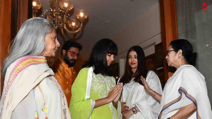 মমতা আরও বলেন, 'আজ এখানে এসেছিলাম। রাখি বেঁধেছি ওঁকে। অমিতাভজি, জয়াজি, অভিষেকজি ঐশ্বর্যাজি, শ্বেতাজি, আরাধ্যা, সকলে একসঙ্গে ছিলেন। আমার সঙ্গে অনেক কথা হল। পুরনো দিন নিয়ে আড্ডা হল।'