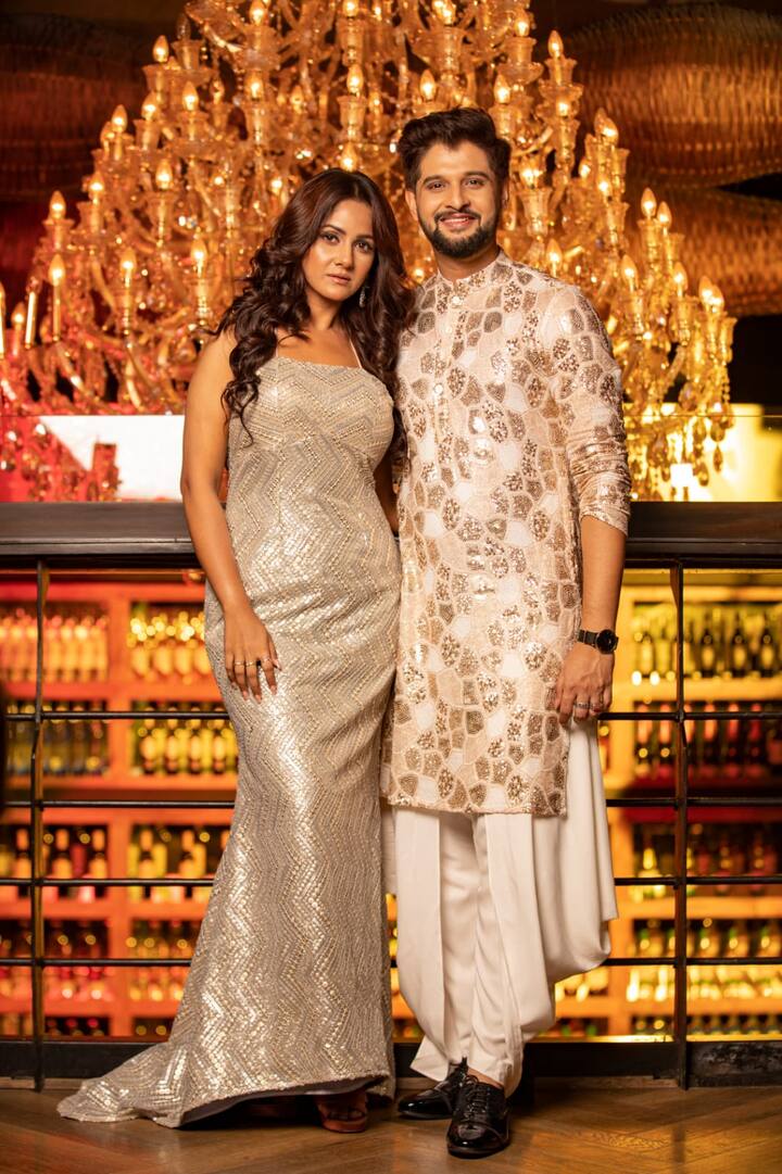 পুজোয় সপ্তমী থেকে দশমীর কীভাবে সাজবেন, তারই ঝলক মিলল এদিনের অনুষ্ঠানে।