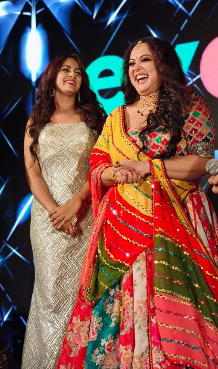 ব়্যাম্পে গ্ল্য়ামারাস লুকে দেখা মিলল নীল ও তৃণারও।