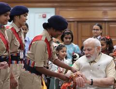 Raksha Bandhan 2023: PM મોદીએ બાળકો સાથે ઉજવી રક્ષાબંધન, જુઓ તસવીરો