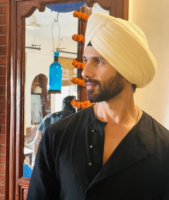 ਬਾਲੀਵੁੱਡ ਐਕਟਰ ਸ਼ਾਹਿਦ ਕਪੂਰ ਦੀ ਸਰਦਾਰ ਲੁੱਕ ਨੇ ਜਿੱਤਿਆ ਦਿਲ