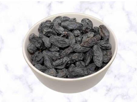 यामुळे हृदयाचे आरोग्य सुधारते कारण त्यात पोटॅशियम आणि  अँटिऑक्सिडेंट असतात, जे रक्तदाब संतुलित करण्यास मदत करतात.