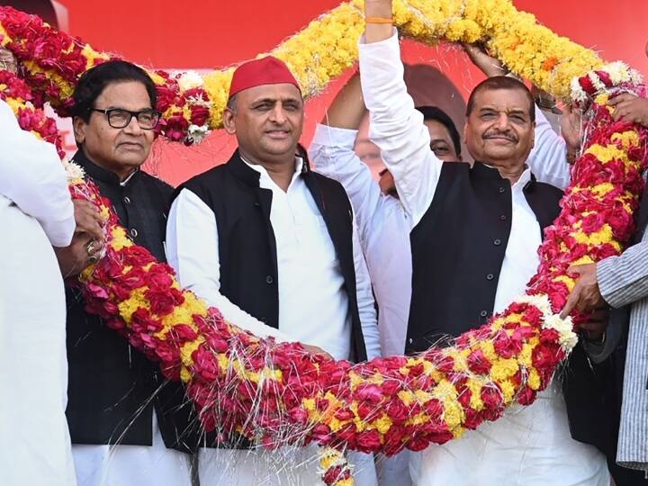 Ghosi Bypoll 2023 Akhilesh Yadav Ramgopal Yadav Shivpal Singh Yadav Election Campaign For SP Candidate Sudhakar Singh Ghosi Bypoll 2023: घोसी उपचुनाव में मुकाबला हुआ दिलचस्प, मैदान में कूदा सैफई परिवार, इन दलों का भी सपा को मिला साथ