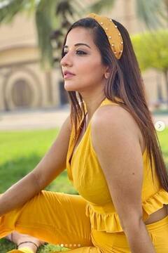 Monalisa: ਮੋਨਾਲੀਸਾ ਨੇ ਯੈਲੋ ਡਰੈੱਸ 'ਚ ਮਚਾਈ ਤਬਾਹੀ, ਲੇਟੈਸਟ ਤਸਵੀਰਾਂ 'ਚ ਬੇੱਹਦ ਖੂਬਸੂਰਤ ਦਿਖੀ ਅਦਾਕਾਰਾ