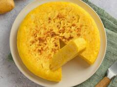 Mango Ghevar Recipe: त्योहारों पर बनाएं खास मैंगो घेवर, स्वाद में इसका को टक्कर नहीं