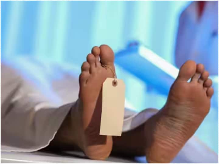 Uttarakhand Roorkee husband wife killed woman left dead body in sack and fled ANN Roorkee News: बोरी में भरकर महिला की लाश ठिकाने लगाने जा रहे थे दंपत्ति, लोगों ने टोका तो छोड़कर हुए फरार