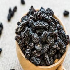 Health Tips : काळे मनुके खाण्याची योग्य पद्धत कोणती? हे आहेत फायदे