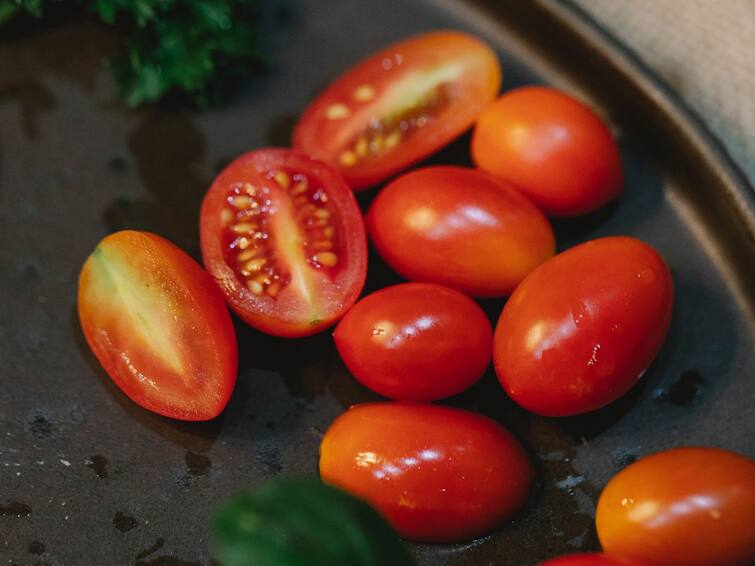here-are-some-amazing-health-benefits-of-cherry-tomatoes Cherry Tomato: কী কী গুণ রয়েছে চেরি টোম্যাটোর মধ্যে, আপনার স্বাস্থ্য ভাল রাখতে কীভাবে কাজে লাগে?