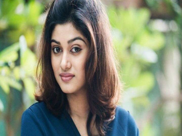 Oviya opens up about her goals in cinema and their interest towards it Actress Oviya : நான் சினிமாவுக்கு ஏற்ற ஆள் இல்லை... சான்ஸ் தேடி  ஓட மாட்டேன்...  ஓவியா ஓபன் டாக்..!