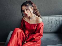 Photos: एशिया कप की ओपनिंग सेरेमनी में परफॉर्म करेंगी पाकिस्तान की स्टार सिंगर ऐमा बेग, देखें खूबसूरत तस्वीरें