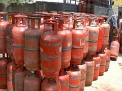 पीएम मोदी के राखी गिफ्ट पर छत्तीसगढ़ में सियासत, बीजेपी का दावा 59 लाख लोगों को फायदा तो कांग्रेस ने कहा चुनाव हार रही बीजेपी