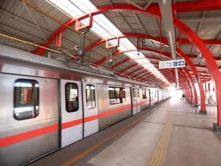 Delhi Metro Passenger Travel Count Breaks all Records 68 lakh people travelled in one day ann Delhi Metro: दिल्ली मेट्रो ने पैसेंजर ट्रेवल के मामले में तोड़े सारे रिकॉर्ड, एक दिन में इतने लाख लोगों ने किया सफर