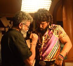 Allu Arjun : ரசிகர்கள் படை சூழ ராமோஜி ஃபிலிம் சிட்டியில் மாஸ் எண்டிரி கொடுத்த அல்லு அர்ஜூன்!