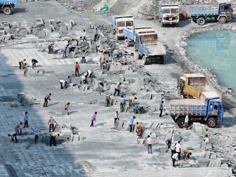 Govt To Start Auction For 100 Critical Mineral Block In 4 Month Mines Secretary Vivek Bharadwaj lithium mining EV Govt To Start Auction For 100 Critical Mineral Block In 4 Months: Mines Secretary