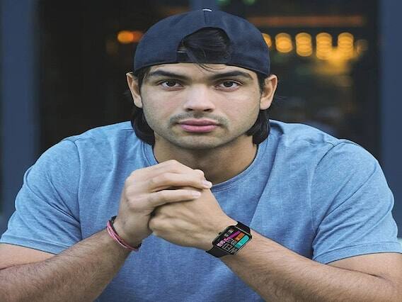 Neeraj Chopra Net Worth: ભારતના યુવા ભાલા ફેંકનાર નીરજ ચોપરાએ પોતાની પ્રતિભાથી માત્ર પોતાનું જ નહીં પરંતુ સમગ્ર દેશનું નામ રોશન કર્યું છે. ટોક્યો ઓલિમ્પિક 2020માં ગોલ્ડ જીત્યા બાદ તેની ફેન ફોલોઈંગ સતત વધી રહી છે.