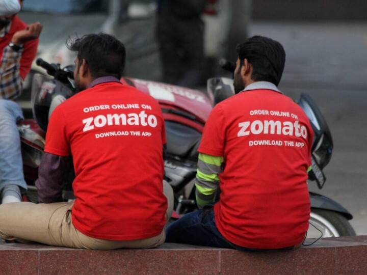 Japan Investor Softbank Vision Fund expected to sell 940 crore rupees share in Zomato Zomato Share: सॉफ्टबैंक बेच सकता है जोमैटो में 940 करोड़ रुपये के शेयर, स्टॉक में जोरदार तेजी