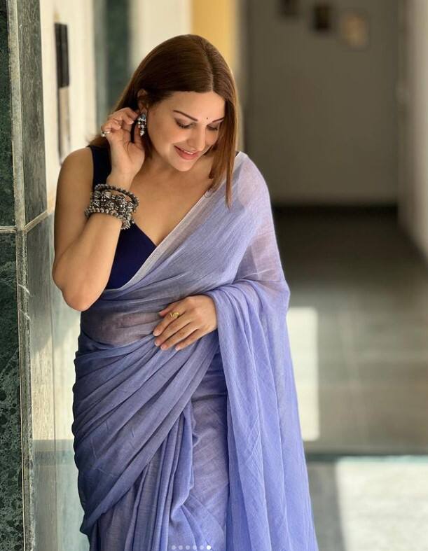 ਦੱਸ ਦੇਈਏ ਕਿ ਅੱਜ ਦੇਸ਼ ਭਰ ਵਿੱਚ ਰੱਖੜੀ ਦਾ ਤਿਓਹਾਰ ਖੁਸ਼ੀਆਂ ਨਾਲ ਮਨਾਇਆ ਜਾ ਰਿਹਾ ਹੈ। ਇਸ ਮੌਕੇ ਫਿਲਮੀ ਸਿਤਾਰਿਆਂ ਨੇ ਵੀ ਆਪਣੇ ਭੈਣ-ਭਰਾਵਾਂ ਨੂੰ ਰੱਖੜੀਆਂ ਬੰਨੀਆਂ।