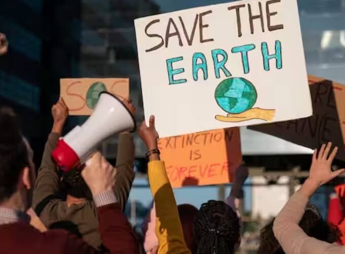 'એનર્જીસ'માં પ્રકાશિત થયેલો આ અહેવાલ કેટલીક ઉર્જા નીતિઓ અપનાવીને કાર્બન ઉત્સર્જન ઘટાડવામાં મદદ કરશે. આ માટે સરકારો અને કોર્પોરેટોએ તેના પર કામ કરવું પડશે.