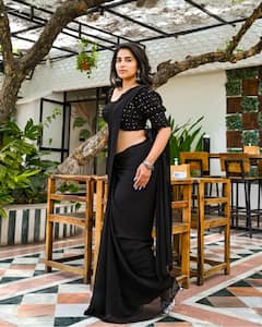 నల్ల చీరలో మెరిసిపోతున్న కోమలి ప్రసాద్!