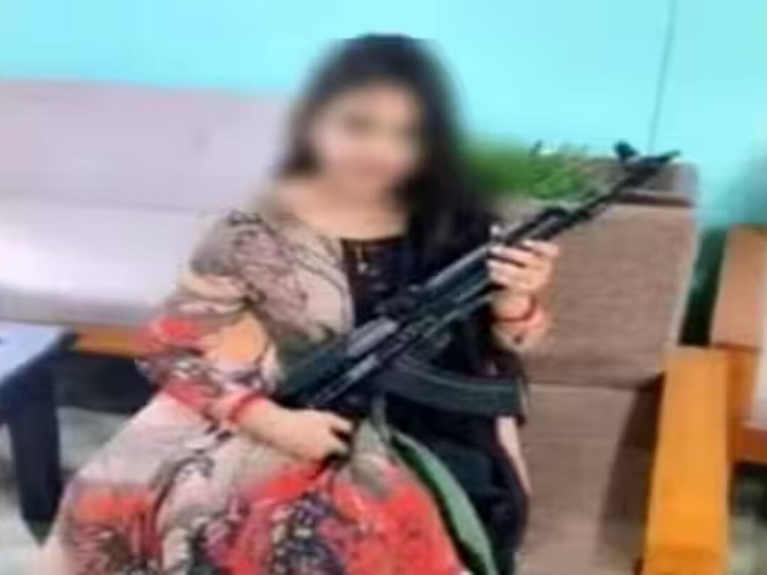 AK-47 Gifted: அதிர்ச்சி.. முதலாமாண்டு திருமண நாள்.. மனைவிக்கு பரிசாக ஏகே 47.. எழுந்த சர்ச்சை.. என்ன நடந்தது?