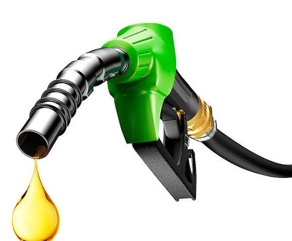 केंद्र सरकारनं  2025 पर्यंत 20 पेट्रोलमध्ये  टक्के इथेनॉल (Ethanol) मिसळण्याचे लक्ष्य ठेवले आहे. त्यादृष्टीनं सरकारचे प्रयत्न देखील सुरु आहेत.