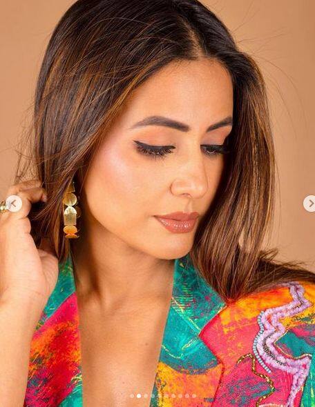 ਹਿਨਾ ਖਾਨ ਇੰਸਟਾਗ੍ਰਾਮ 'ਤੇ ਆਪਣੀਆਂ ਹੌਟ ਅਤੇ ਗਲੈਮਰਸ ਤਸਵੀਰਾਂ ਸ਼ੇਅਰ ਕਰਦੀ ਰਹਿੰਦੀ ਹੈ।