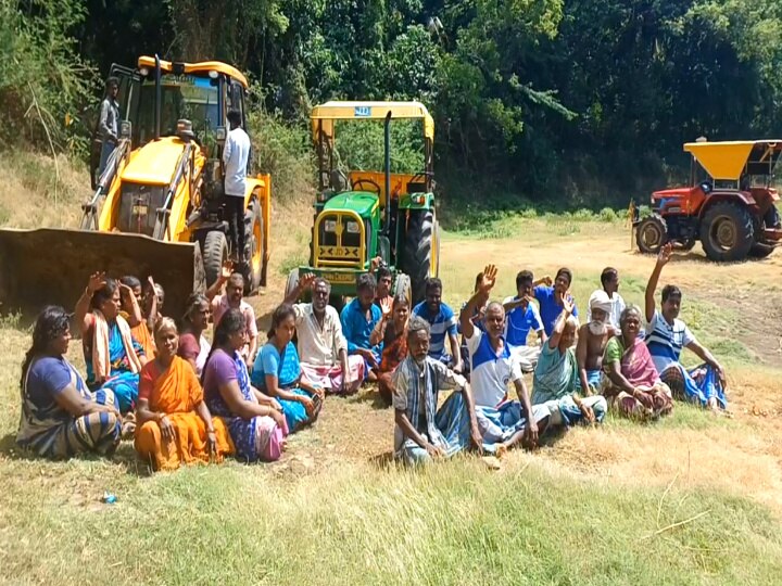 சீர்காழி அருகே குளத்தில் மண் எடுத்த பொக்லைன்,  டிராக்டரை சிறைப்பிடித்த கிராம மக்கள்