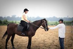 Devi Chowdhurani: মেঘলা সকালে ময়দানে শ্রাবন্তী-শুভ্রজিৎ, চলল 'দেবী চৌধুরানি' হয়ে ওঠার প্রশিক্ষণ