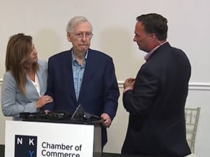 Mitch McConnell freezes up during news conference for 2nd time this summer