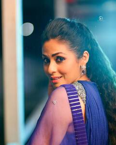 Actress Sada Photos : నీలి రంగు చీరలో సదా - ప్రేక్షకులంతా ఫిదా