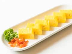 Pineapple Barfi Recipe: मार्केट वाली मिठाई खाने का नहीं है मन तो इस दिवाली घर पर बनाएं पाइनएप्पल की बर्फी