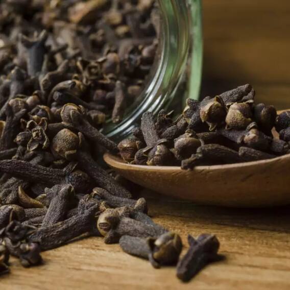 Clove tea: Clove tea is most beneficial for weight loss, but keep this in mind