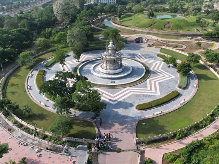 Kota City Park: कोटा में 100  करोड़ रुपए की लागत से एक विश्व स्तरीय पार्क बना रही है जिसका निर्माण अंतिम चरणों में हैं और इसका शुभारंभ 13 सितम्बर को होने जा रहा है. इसे सिटी पार्क नाम दिया गया है.