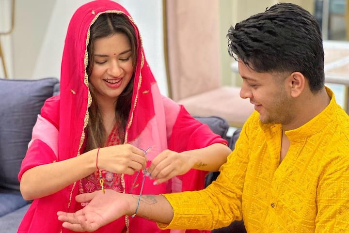 Avneet Kaur: અવનીત કૌરે તાજેતરમાં કેટલીક તસવીરો શેર કરી છે. આ તસવીરમાં અભિનેત્રી રક્ષાબંધનની ઉજવણી કરી રહી છે.