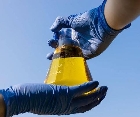 31 ऑक्टोबरपर्यंत चालणाऱ्या चालू हंगामात, तेल विपणन कंपन्यांना धान्य-आधारित डिस्टिलरीजमधून 21.25 कोटी लिटर इथेनॉल खरेदी करावे लागेल. मात्र आत्तापर्यंत डिस्टिलरींनी केवळ 9.52 कोटी लिटर इथेनॉलचा पुरवठा केल्याची माहिती केंद्र सरकारकडून देण्यात आली आहे.