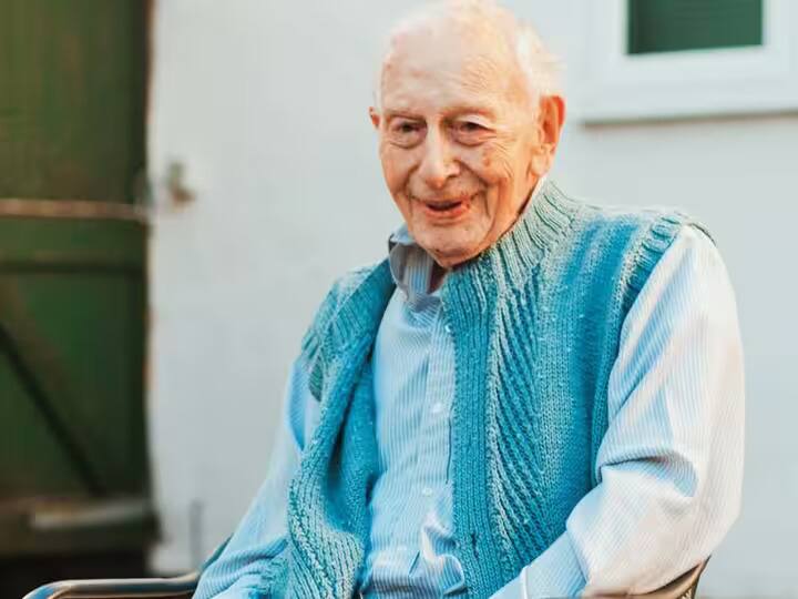 Britain man john tinniswood turned 111 years old shares his long life secret Viral News: 111 ਸਾਲ ਦੀ ਉਮਰ 'ਚ ਵੀ ਫਿੱਟ ਤੇ ਸਿਹਤਮੰਦ ਇਹ ਵਿਅਕਤੀ, ਦੱਸਿਆ ਆਪਣੀ ਲੰਬੀ ਉਮਰ ਦਾ 'ਰਾਜ਼', ਤੁਸੀਂ ਵੀ ਜ਼ਰੂਰ ਜਾਣੋਂ