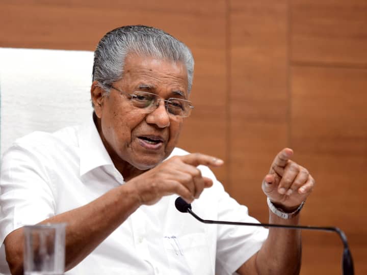 Kerala CM Pinarayi Vijayan Says Congress Has Similar Stand As BJP On Communalism Issue Pinarayi Vijayan On Congress: कांग्रेस पर बरसे पिनराई विजयन, बोले- सांप्रदायिकता पर बीजेपी जैसा है रुख