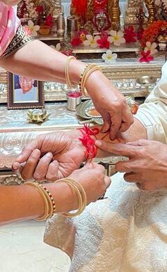 చెల్లెళ్లతో రాఖీ కట్టించుకున్న మెగాస్టార్ - సోషల్ మీడియాలో ఫొటోలు షేర్!