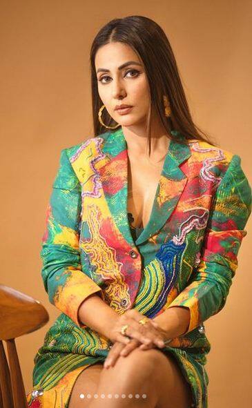 ਹਾਲ ਹੀ 'ਚ ਅਦਾਕਾਰਾ ਹਿਨਾ ਖਾਨ ਨੇ ਆਪਣੇ ਲੇਟੈਸਟ ਬੌਸੀ ਲੁੱਕ ਦੀਆਂ ਤਸਵੀਰਾਂ ਪ੍ਰਸ਼ੰਸਕਾਂ ਵਿਚਾਲੇ ਸ਼ੇਅਰ ਕੀਤੀਆਂ ਹਨ। ਇਨ੍ਹਾਂ ਤਸਵੀਰਾਂ 'ਚ ਉਸ ਦੇ ਗਲੈਮਰਸ ਅਵਤਾਰ ਨੂੰ ਦੇਖ ਫੈਨਜ਼ ਦੀਵਾਨਾ ਹੋ ਗਏ ਹਨ। ਤਸਵੀਰਾਂ 'ਚ ਦੇਖੋ ਅਦਾਕਾਰਾ ਦਾ ਕਾਤਲ ਅਵਤਾਰ...