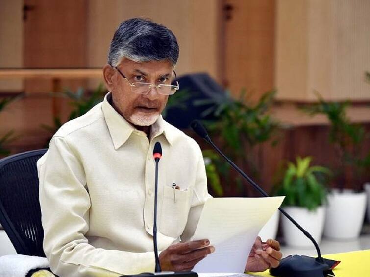 Andhra Pradesh Twist in former CM Chandrababu Naidu's IT scam AP CID into the field Inquiry team to go Dubai soon AP CID On Chandra Babu: ఐటీ నోటీసులకు, స్కిల్‌ డెవలప్‌మెంట్‌ కేసుకు లింక్‌ పెడుతున్న ఏపీ సీఐడీ- త్వరలో దుబాయ్‌కు స్పెషల్ టీం!