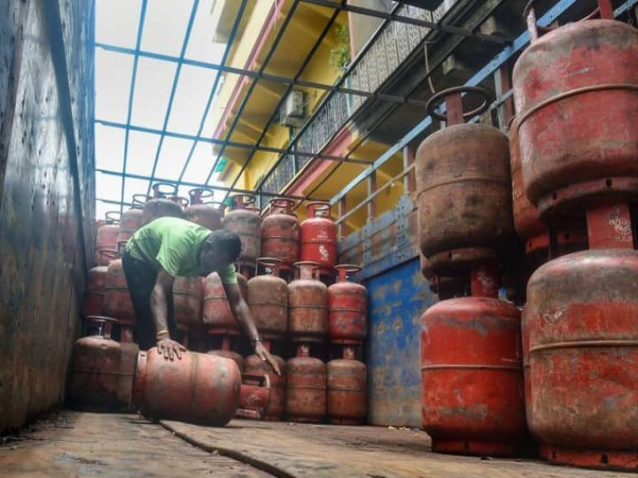 केंद्र सरकार का बड़ा फैसला, LPG के आयात शुल्क में कटौती; नहीं लगेगा एग्री सेस 