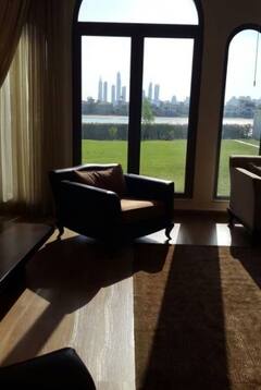 मन्नत नहीं दुबई की प्रॉपर्टी में बसता है Shahrukh Khan का दिल? 100 करोड़ का है 'बादशाह' का Palm Jumeirah वाला बंगला