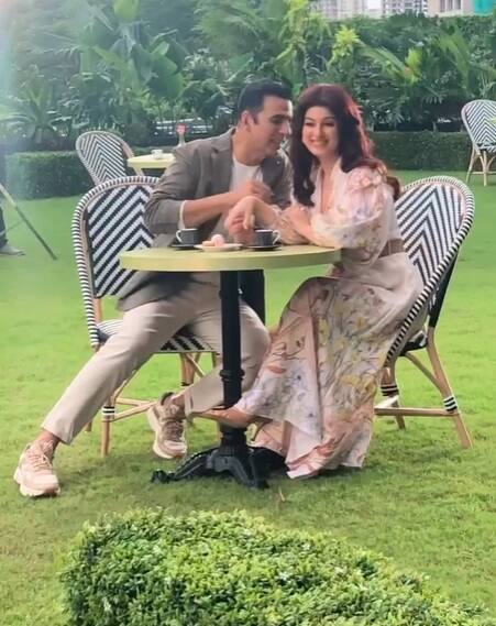 ट्विंकल खन्ना और अक्षय कुमार की प्रेम कहानी 90s में शुरू हुई थी. साल 2001 में दोनों ने शादी कर ली थी.