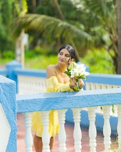 Ananya Nagalla: మినీ డ్రెస్ లో మెస్మరైజ్- క్యూట్ స్మైల్ తో కట్టిపడేస్తున్న అనన్య