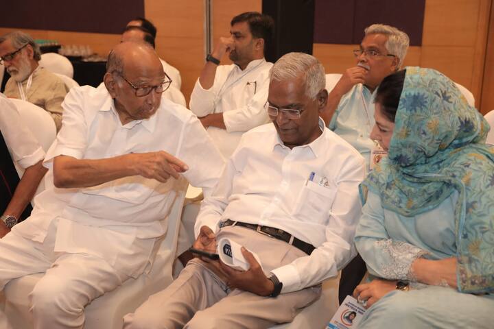 तसंच अध्यक्ष कोण असावा, आणि पंतप्रधानपदाचा चेहरा म्हणून कुणाला प्रोजेक्ट केलं जावं, यावरही चर्चा होईल.