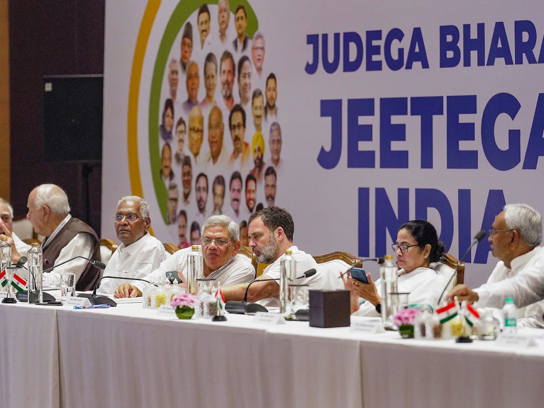 Opposition Meeting: Kharge Tells I.N.D.I.A Partners To Be Ready For Arrests, Coordination Panel Announced — Top Points Opposition Meeting: Kharge Tells I.N.D.I.A Partners To Be Ready For Arrests, Coordination Panel Announced — Top Points