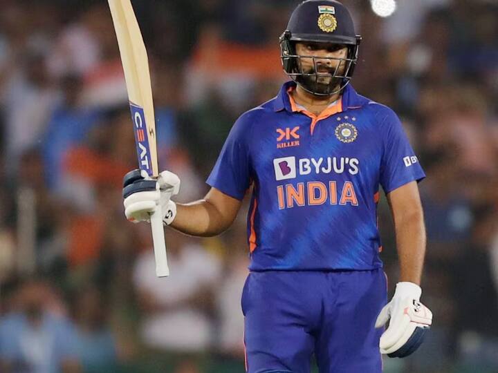 भारतीय कप्तान रोहित शर्मा के रिकार्ड लेफ्ट ऑर्म तेज गेंदबाजों के खिलाफ अच्छा नहीं रहा है. बहरहाल, पाकिस्तान के खिलाफ मुकाबले में पाकिस्तानी लेफ्ट ऑर्म सीमर शाहीन अफरीदी और रोहित शर्मा के बीच दिलचस्प जंग देखने को मिल सकती है. (फोटो क्रेडिट- सोशल मीडिया)