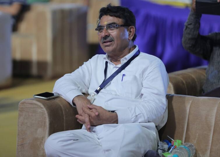 Dr Vallabh Kathiriya explains why he resigned from the post of Rajkot AIIMS president Rajkot: તો આ કારણે ડો વલ્લભ કથીરિયાએ એઈમ્સના પ્રમુખ પદેથી આપ્યું રાજીનામું, પોતે જ કર્યો ધડાકો